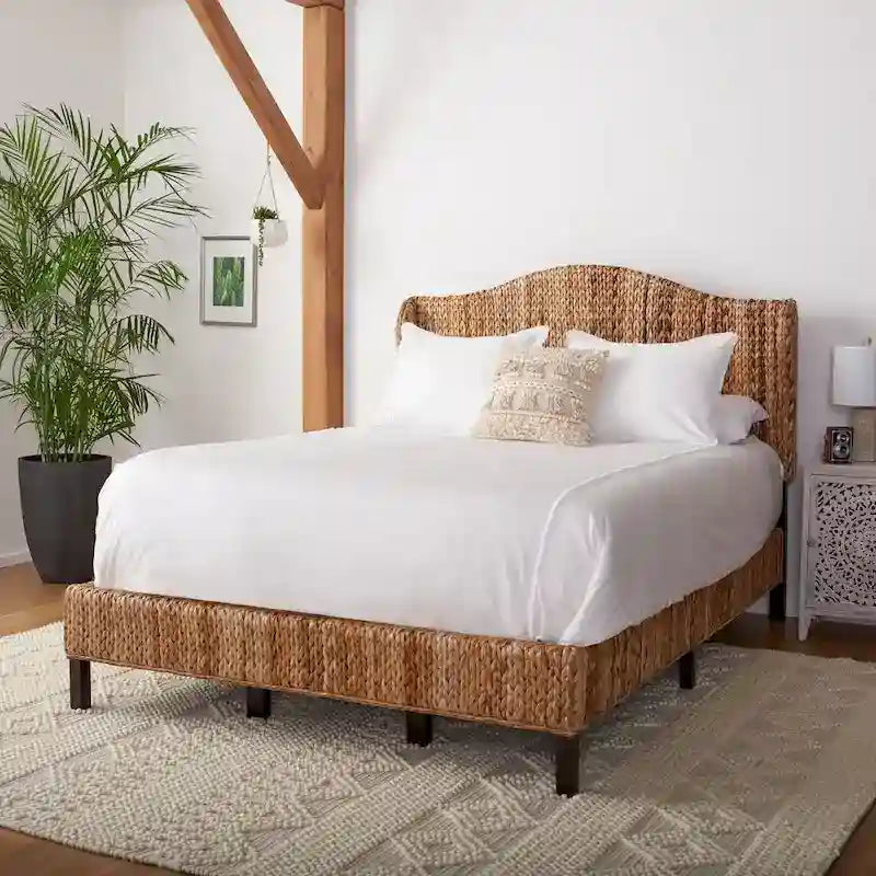 SAFAVIEH Regine Coastal Rattan Bed