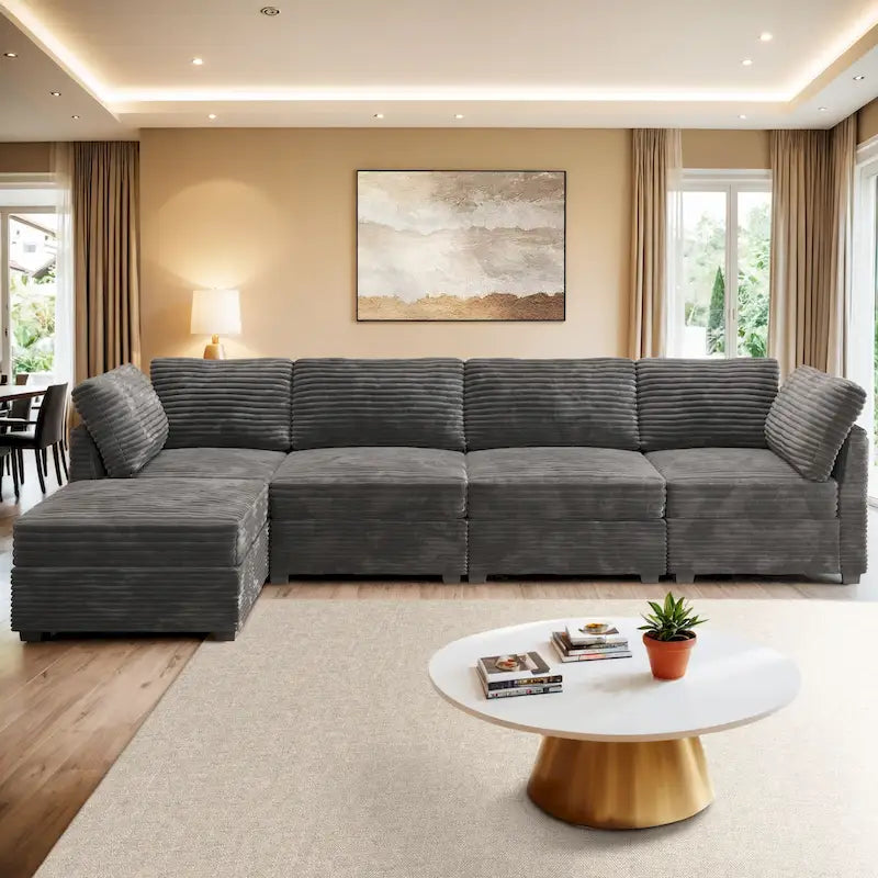 Long canapé d'intérieur en peluche avec assise profonde et pouf