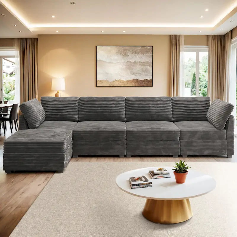 Long canapé d'intérieur en peluche avec assise profonde et pouf