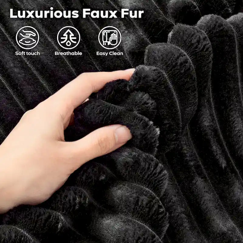 Long canapé d'intérieur en peluche avec assise profonde et pouf