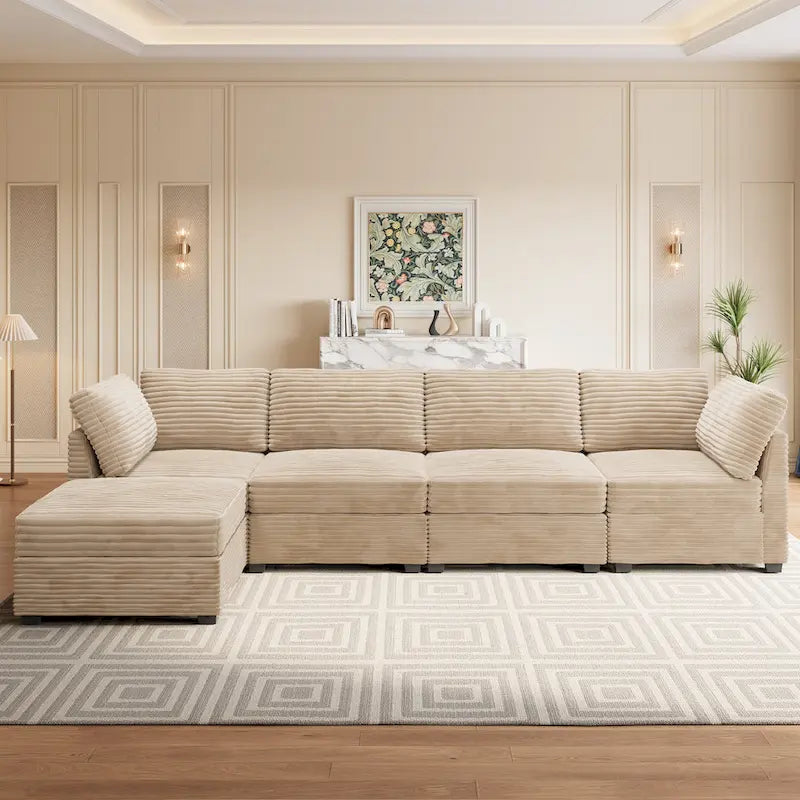 Long canapé d'intérieur en peluche avec assise profonde et pouf